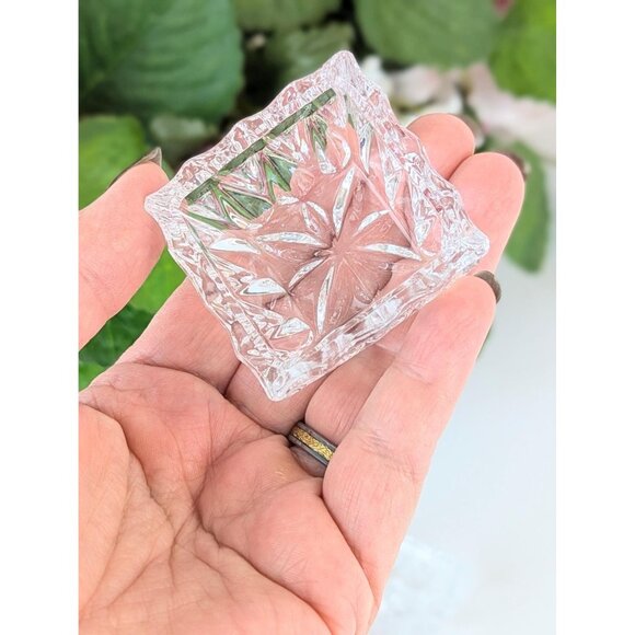 Antique 2" Square Cut Crystal Salt Cellars Set of 4 Cut Glass Spice Dishes Dips - Picture 6 of 8